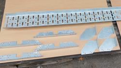 Tika ritilälumieste, lumiaita Zn