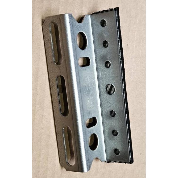 3 vierekkäisen paneelin kiinnikepaketti 3,55m kiskolla