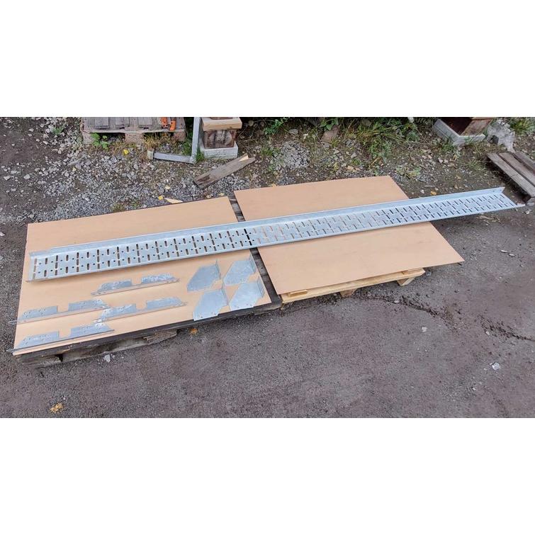 Tika ritilälumieste, lumiaita Zn