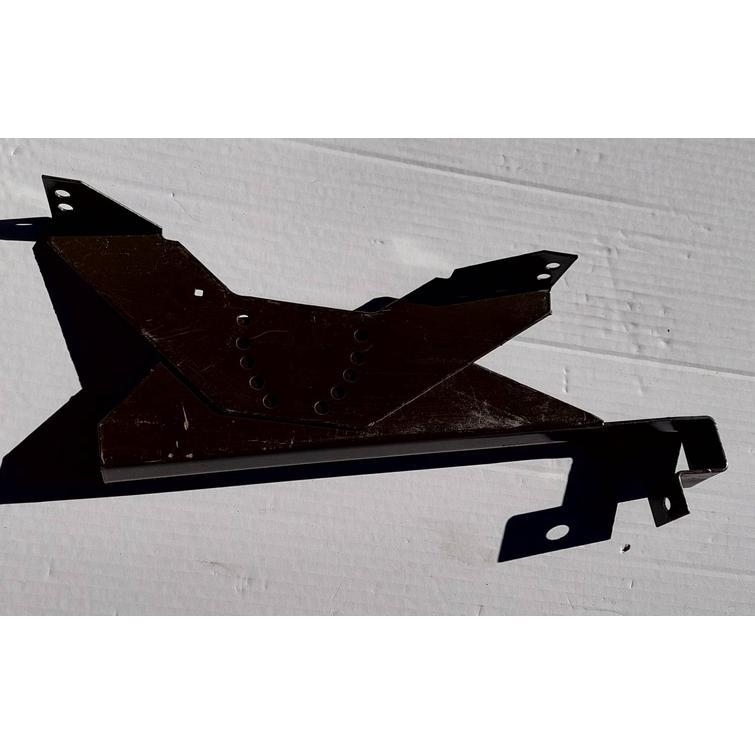 Sillan kiinnike tiilikatolle ruoteeseen Nesco